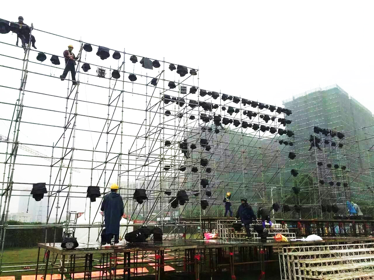 廣州文藝晚會(huì)策劃公司提供的時(shí)代水岸老友記演唱會(huì)案例